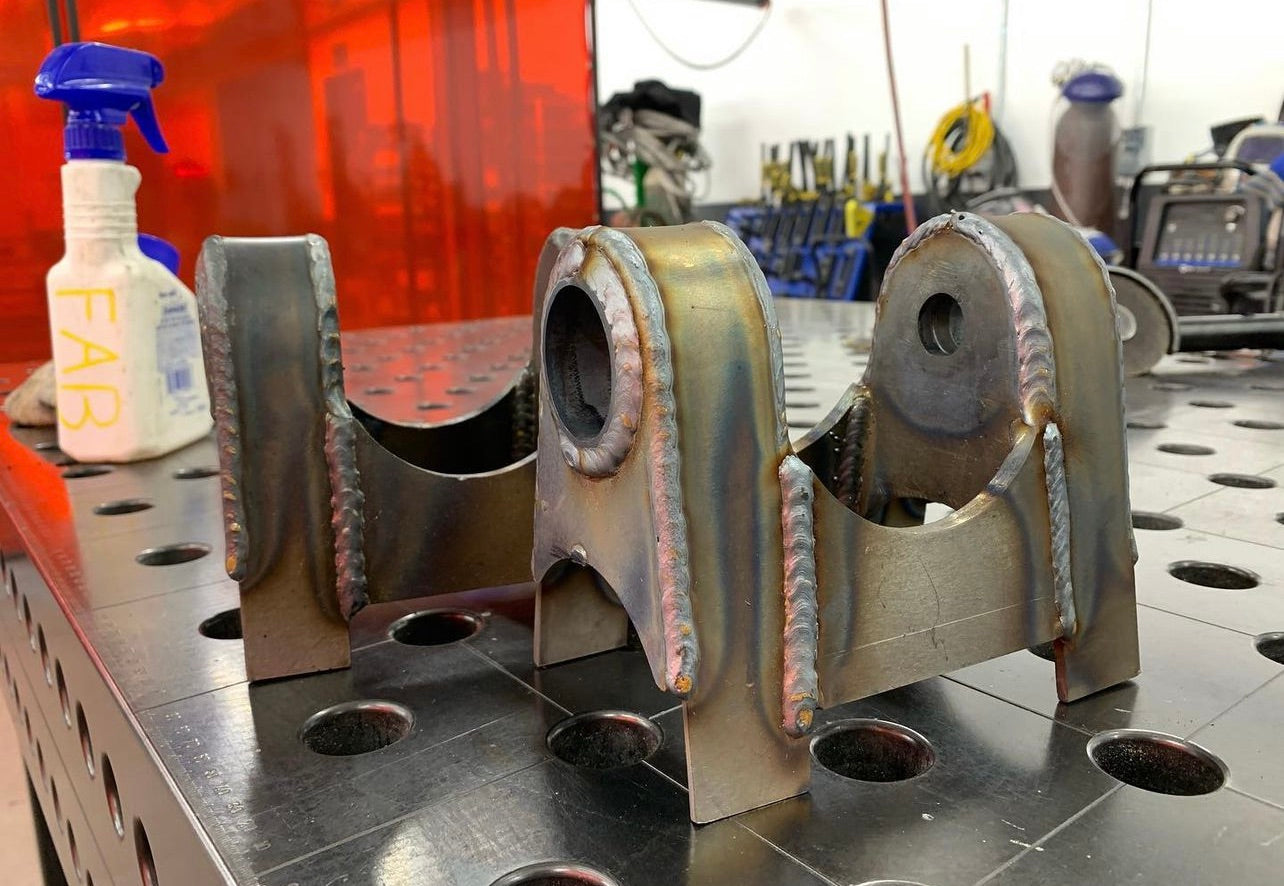 Universal Rear Axle Lower Link Mount