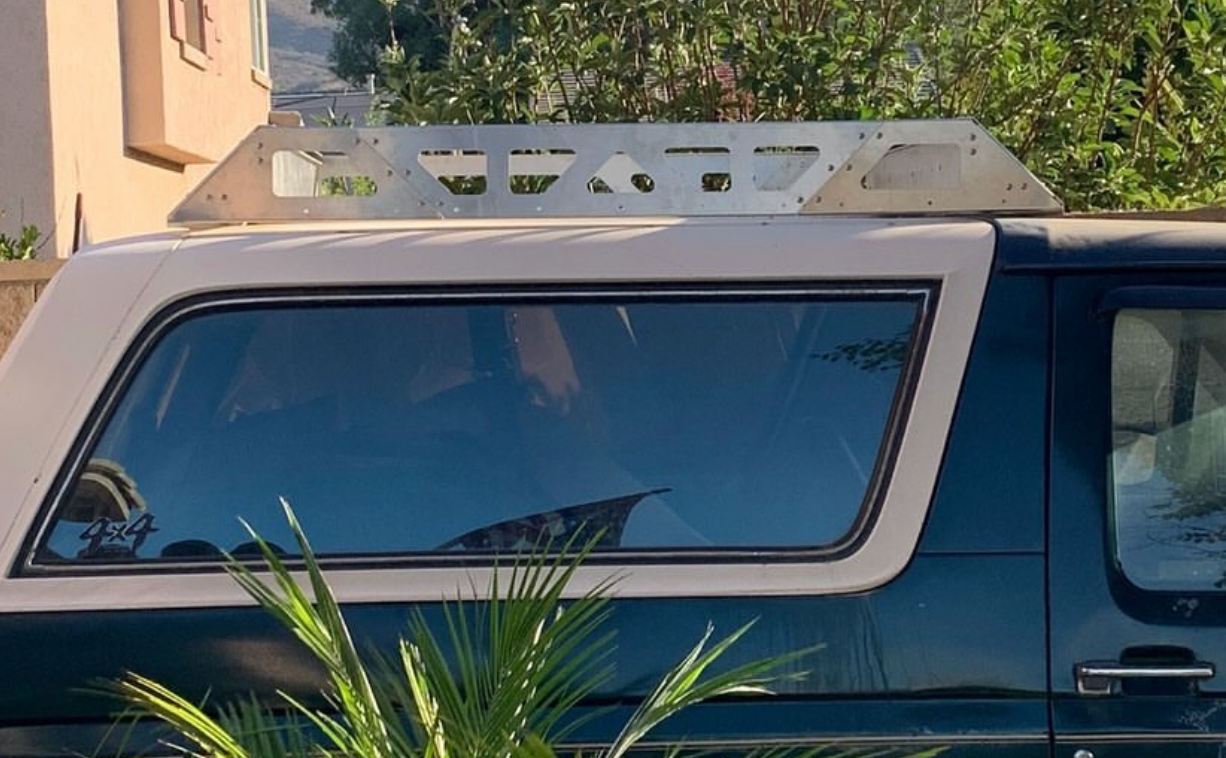 UNIVERSAL ROOF RACK