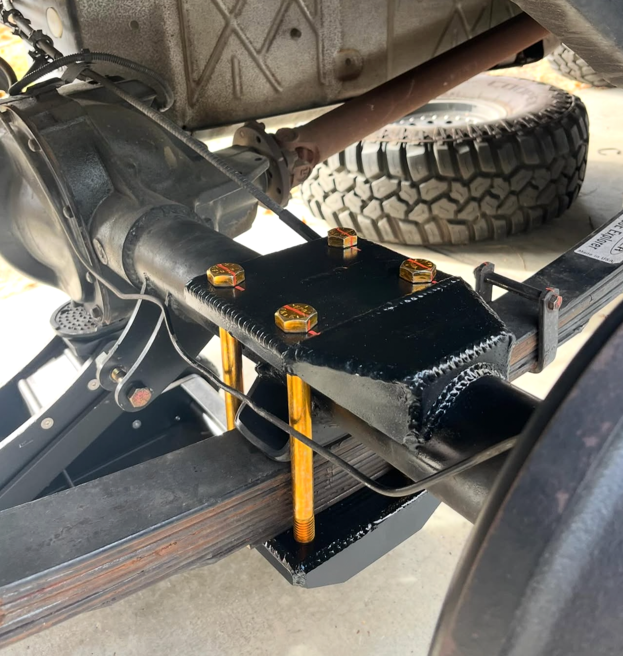 U-BOLT ELIMINATOR WITH INTEGRATED BUMP PAD image 0