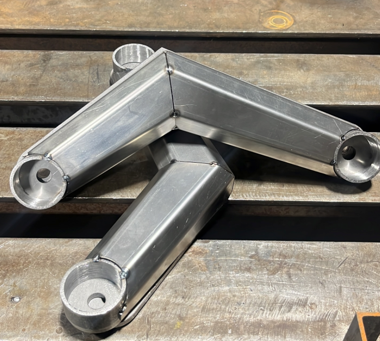 Modified Shackles for Use on F67 and F67hd Rear Springs