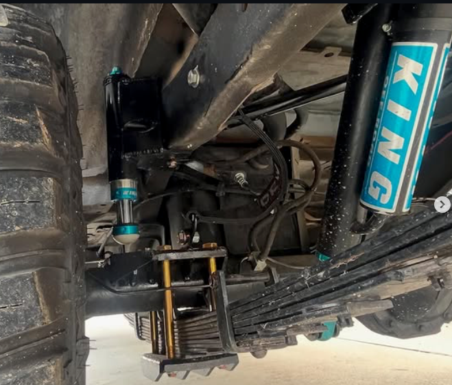 U-BOLT ELIMINATOR WITH INTEGRATED BUMP PAD image 3