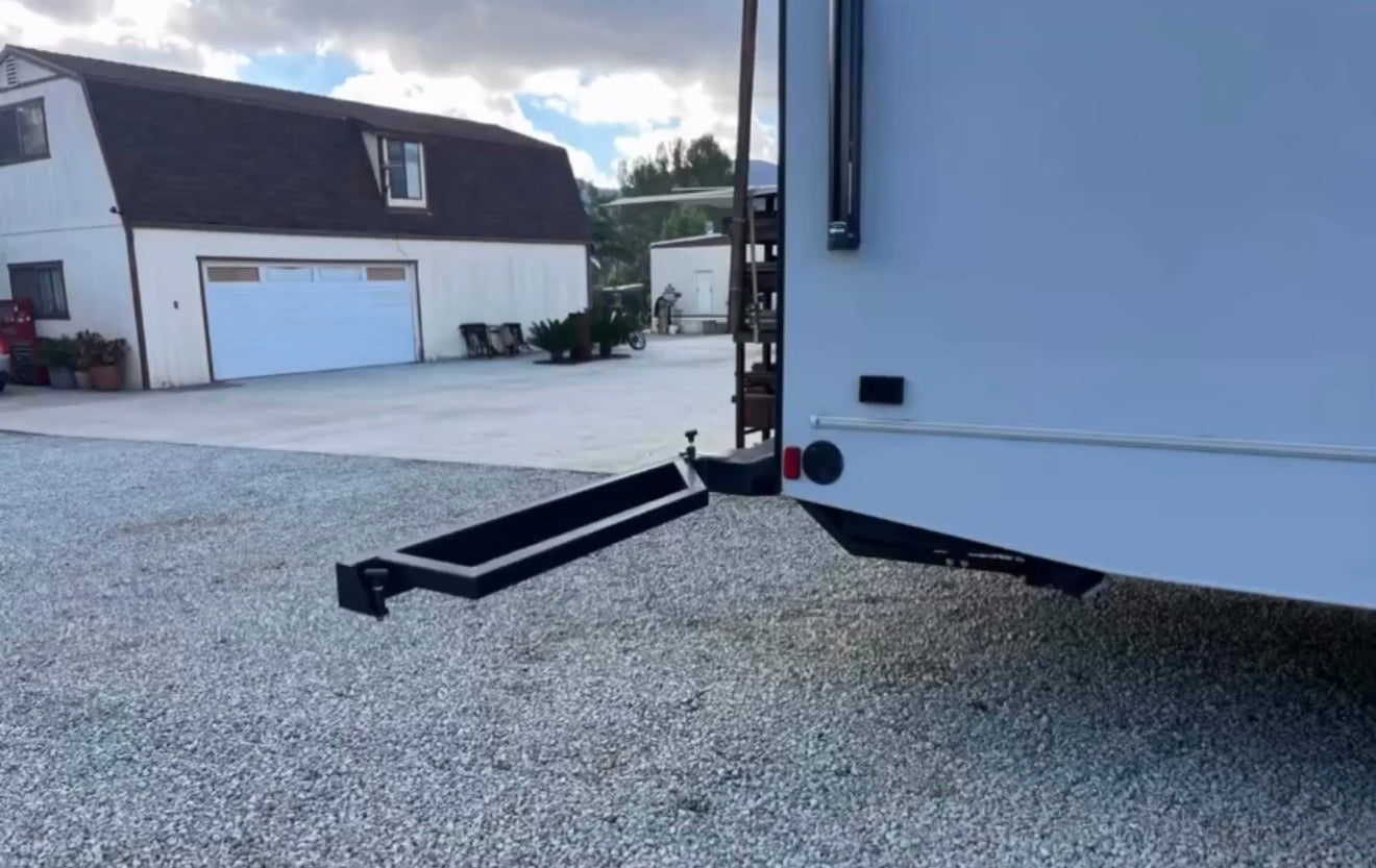F SERIES AND E SERIES C CLASS RV BUMPER WITH TIRE CARRIER image 2