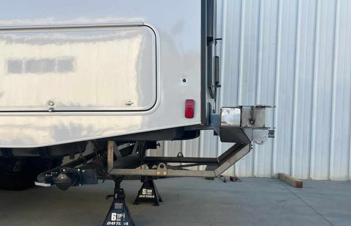 F SERIES AND E SERIES C CLASS RV BUMPER WITH TIRE CARRIER image 1