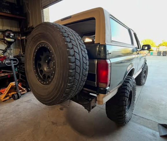1988-96 FORD BRONCO  TIRE AND ACCESSORY RACK